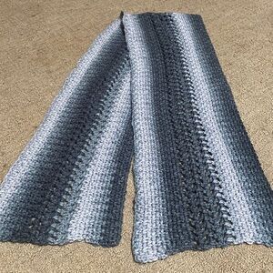 Handmade Gray Gradient Knit Scarf